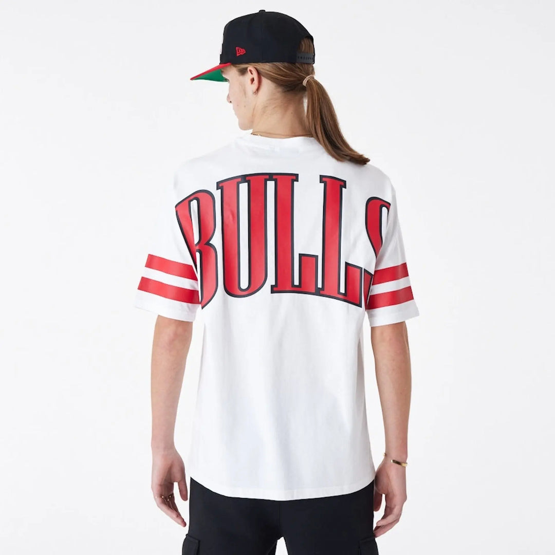 NBA Arch Graphic Over Sized Tee Chicago Bulls White/Red - LOKK