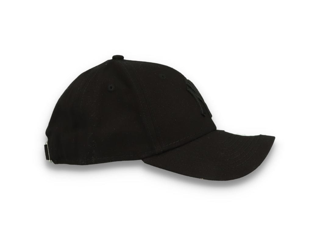9FORTY Womens Essential New York Yankees Black