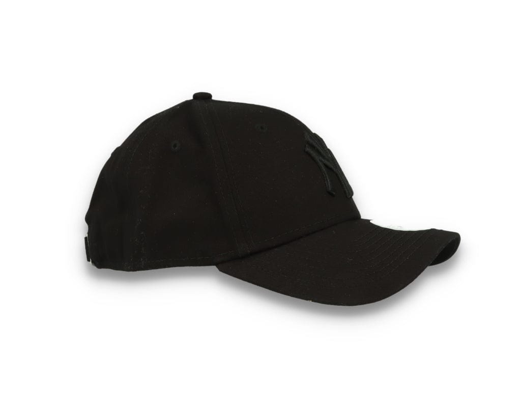 9FORTY Womens Essential New York Yankees Black