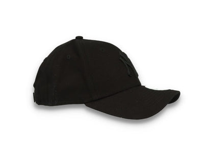 9FORTY Womens Essential New York Yankees Black
