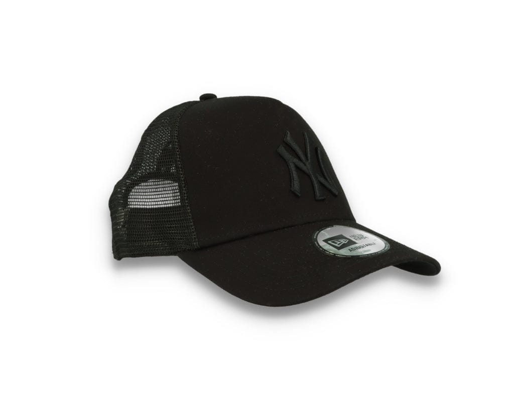 Clean Trucker New York Yankees Black On Black - LOKK
