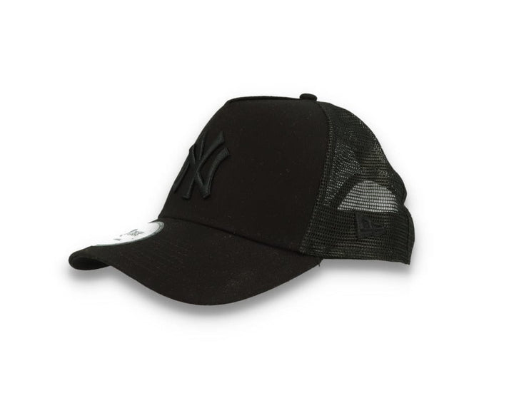 Clean Trucker New York Yankees Black On Black - LOKK