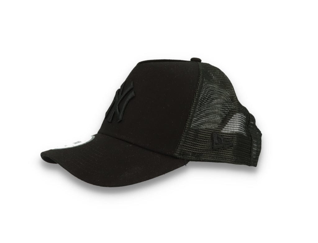 Clean Trucker New York Yankees Black On Black - LOKK