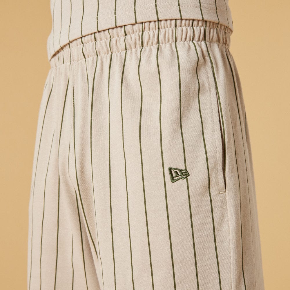 New Era Pinstripe Shorts Stone/Olive - LOKK