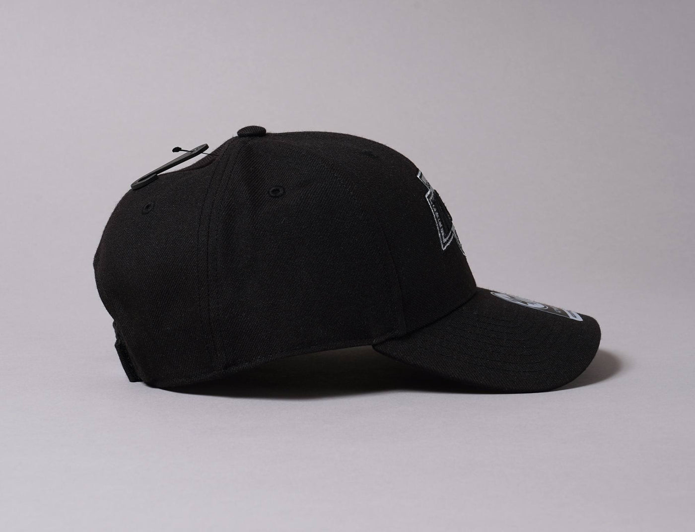 Cap Adjustable Cap Black MVP Vintage Logo LA Kings 47 Adjustable Cap / Black / One Size