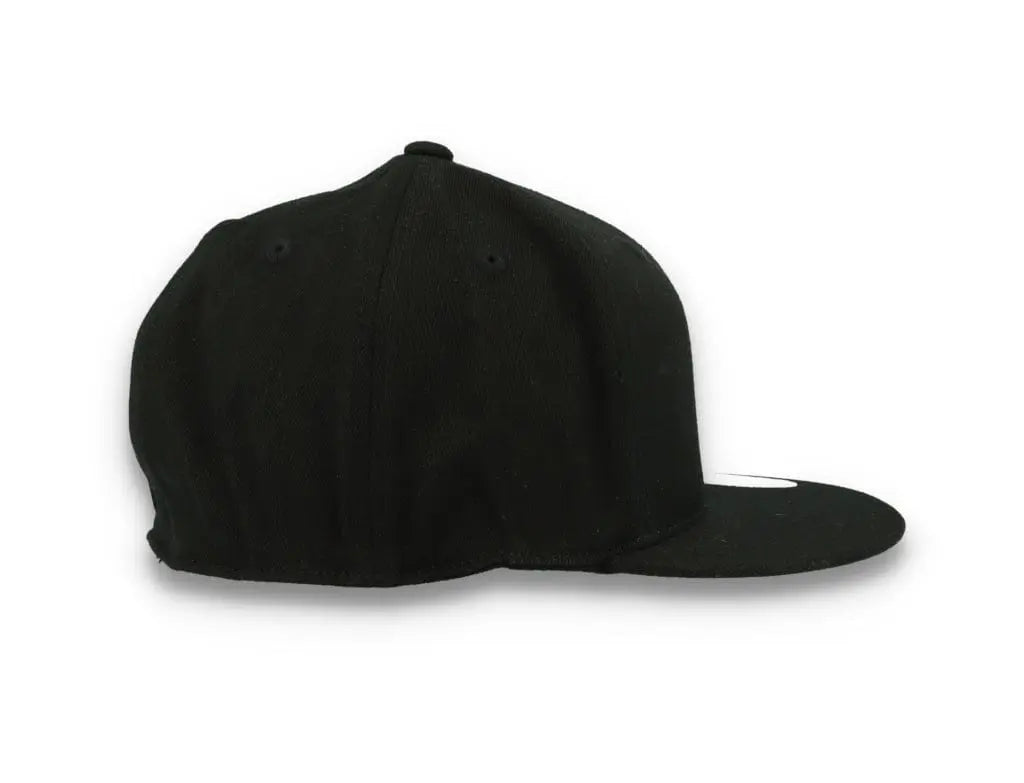 Flexfit Cap Premium Black 210 Fitted 6210 - LOKK