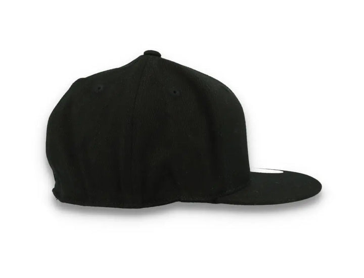 Flexfit Cap Premium Black 210 Fitted 6210 - LOKK