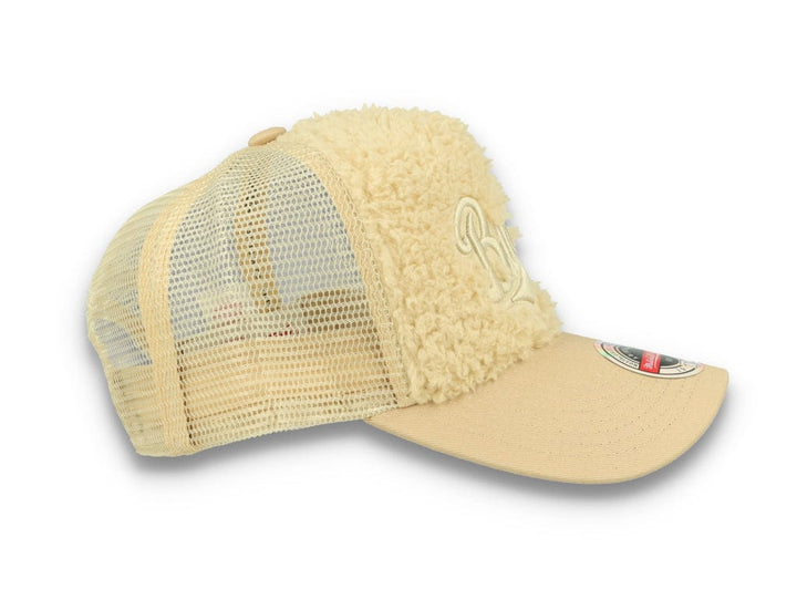 Trucker Cap NBA Sherpa Trucker Milwaukee Bucks Off White - LOKK