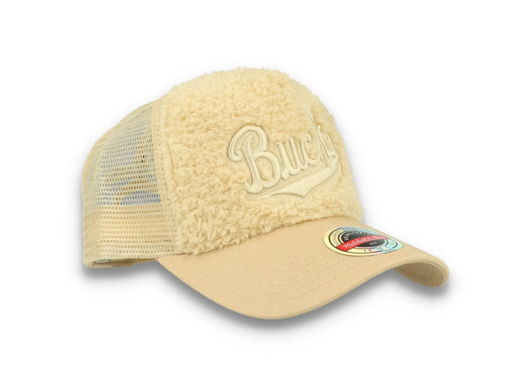 Trucker Cap NBA Sherpa Trucker Milwaukee Bucks Off White - LOKK