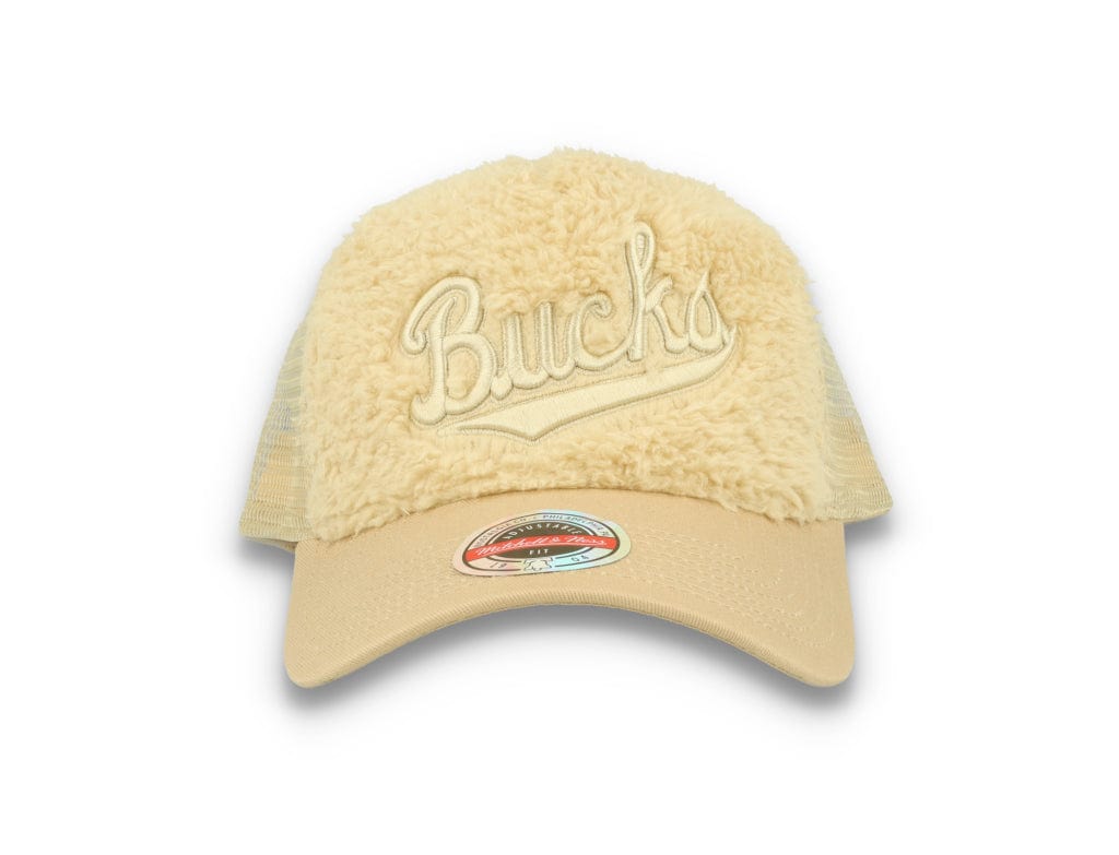 Trucker Cap NBA Sherpa Trucker Milwaukee Bucks Off White - LOKK
