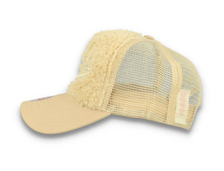 Trucker Cap NBA Sherpa Trucker Milwaukee Bucks Off White - LOKK