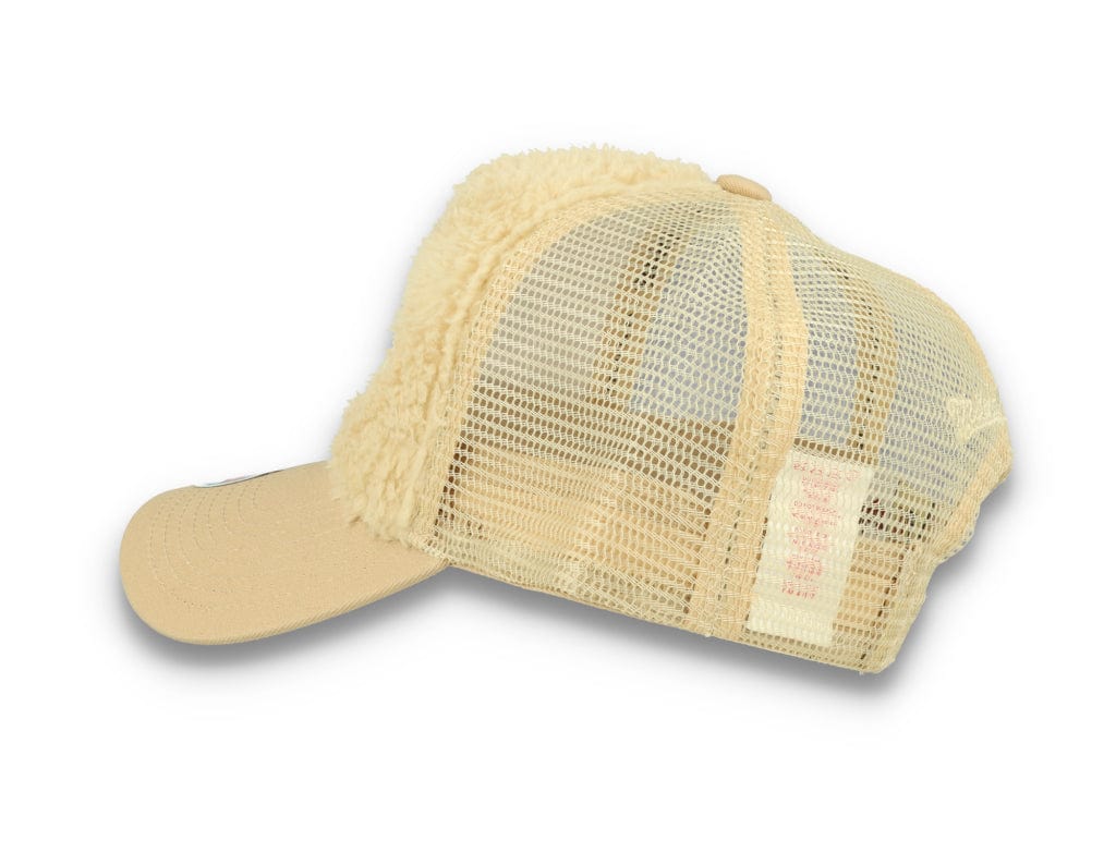 Trucker Cap NBA Sherpa Trucker Milwaukee Bucks Off White - LOKK