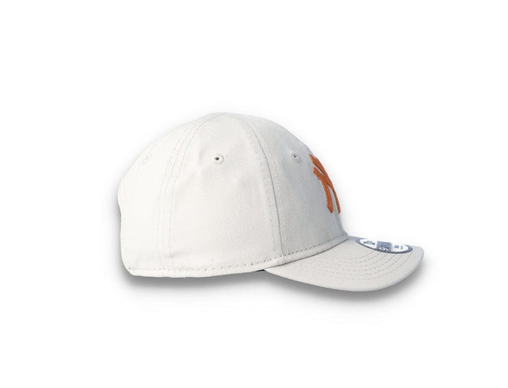 Cap Barn 9FORTY Infant League Essential NY Yankees Stone/Off White - LOKK