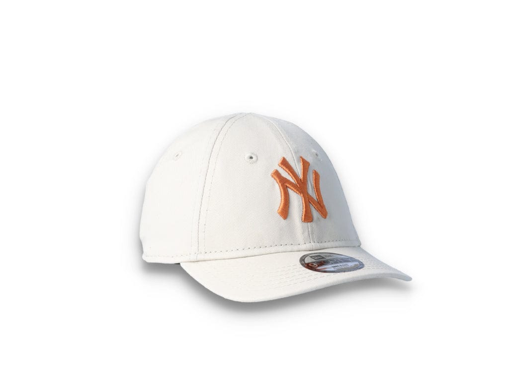 Cap Barn 9FORTY Infant League Essential NY Yankees Stone/Off White - LOKK