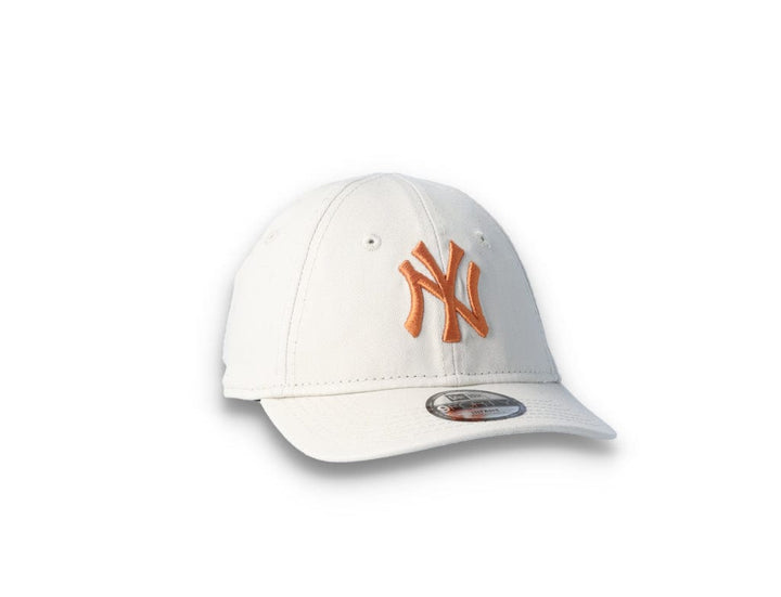 Cap Barn 9FORTY Infant League Essential NY Yankees Stone/Off White - LOKK