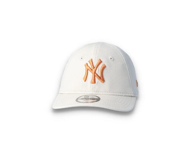 Cap Barn 9FORTY Infant League Essential NY Yankees Stone/Off White - LOKK