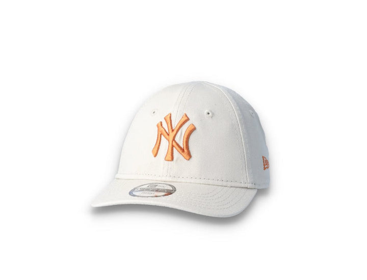 Cap Barn 9FORTY Infant League Essential NY Yankees Stone/Off White - LOKK