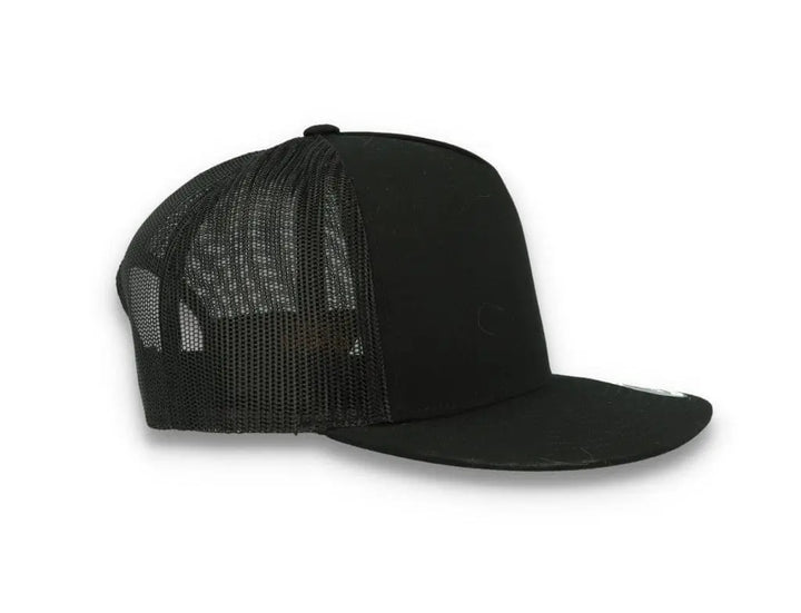 Classic Trucker Cap Black/Black - Yupoong 6006 - LOKK