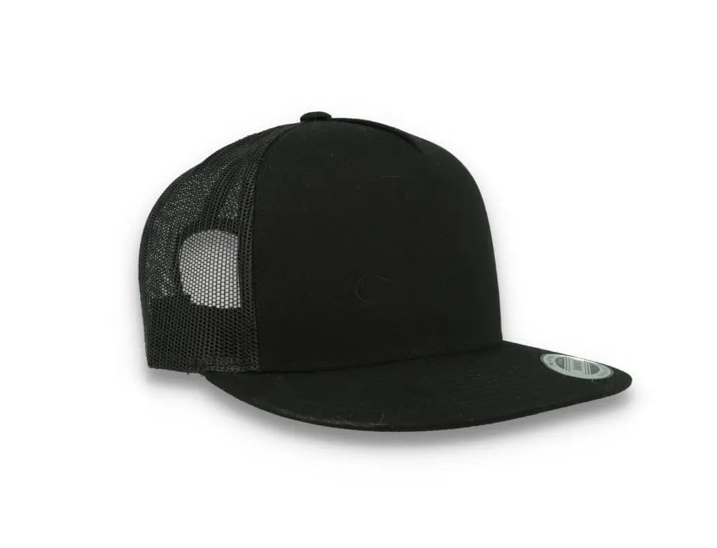 Classic Trucker Cap Black/Black - Yupoong 6006 - LOKK