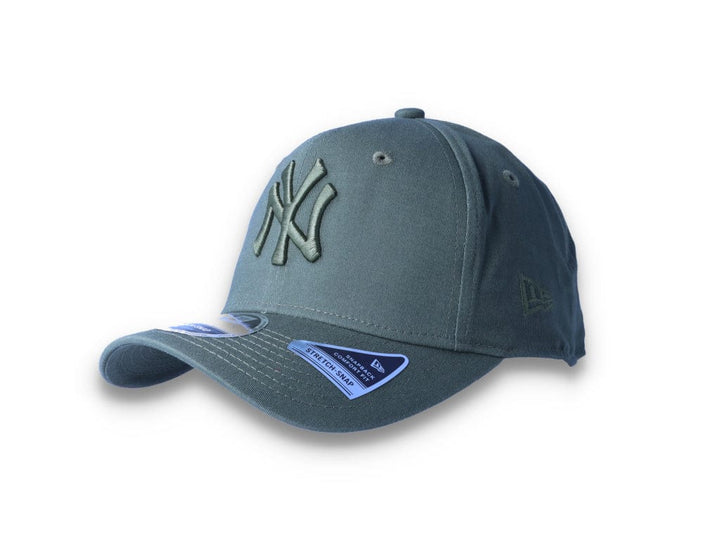 Cap 9FIFTY NY Yankees Stretch-Snap League Essential Olive/Olive - LOKK