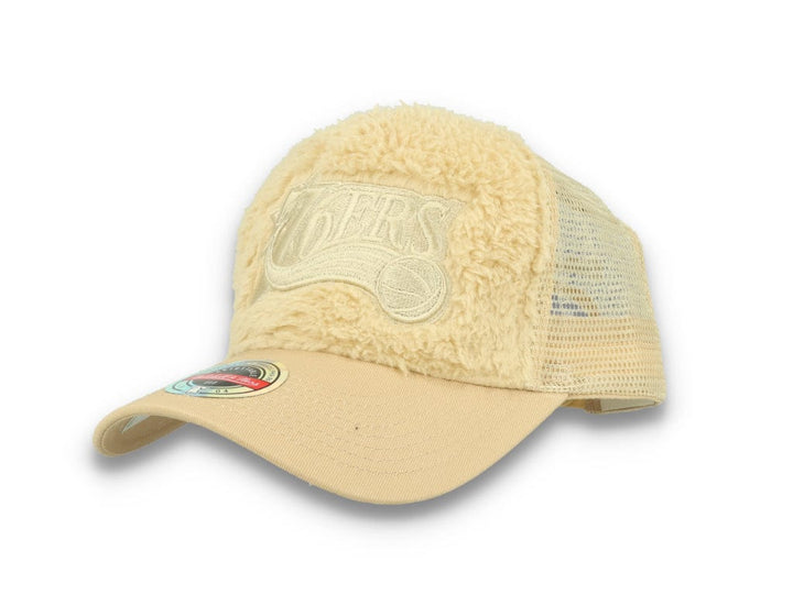 Trucker Cap NBA Sherpa Trucker Philadelphia 76ers Off White - LOKK