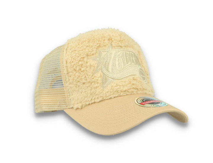 Trucker Cap NBA Sherpa Trucker Philadelphia 76ers Off White - LOKK