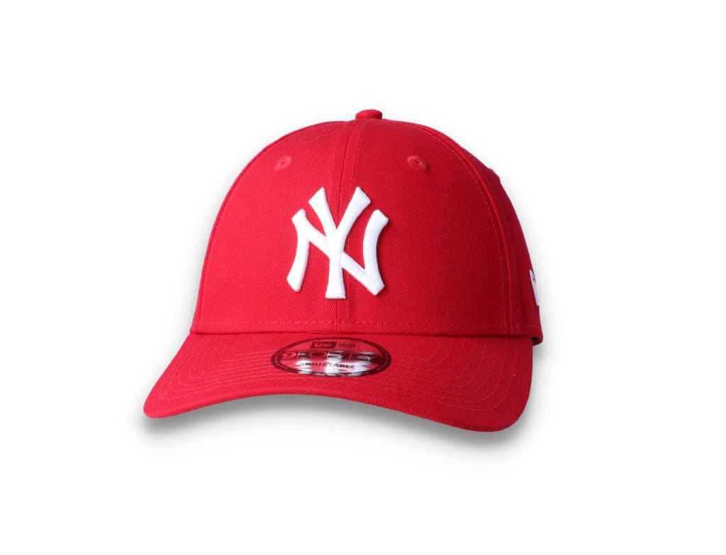 9Forty League Basic NY Yankees Scarlet/White
