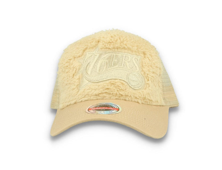 Trucker Cap NBA Sherpa Trucker Philadelphia 76ers Off White - LOKK