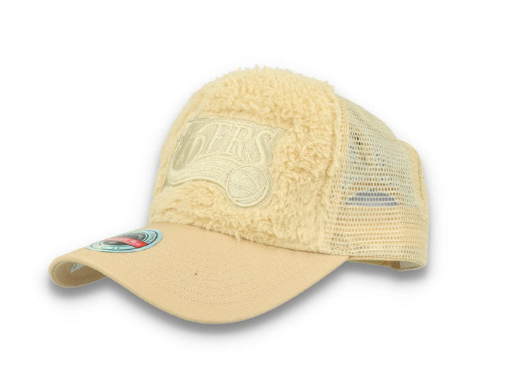 Trucker Cap NBA Sherpa Trucker Philadelphia 76ers Off White - LOKK