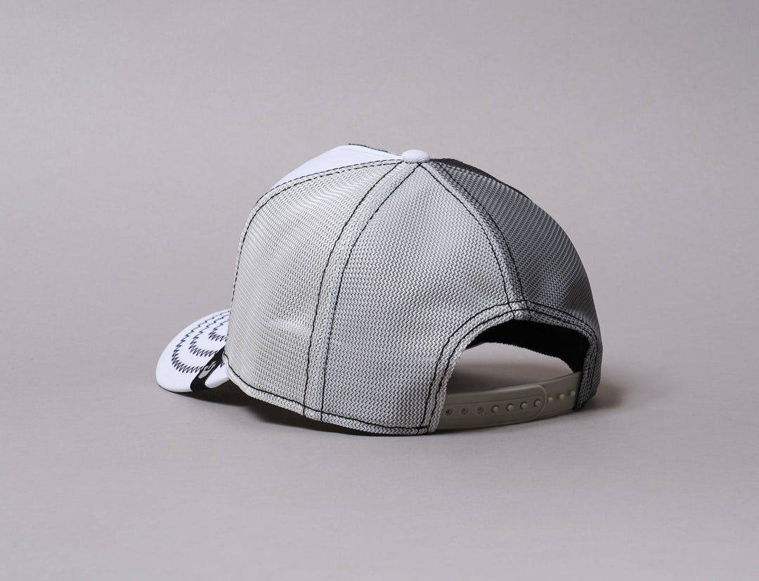 Cap Trucker Goorin Cap Animal Farm Big Flirt Goorin Trucker Cap / White / One Size (55-61 cm)