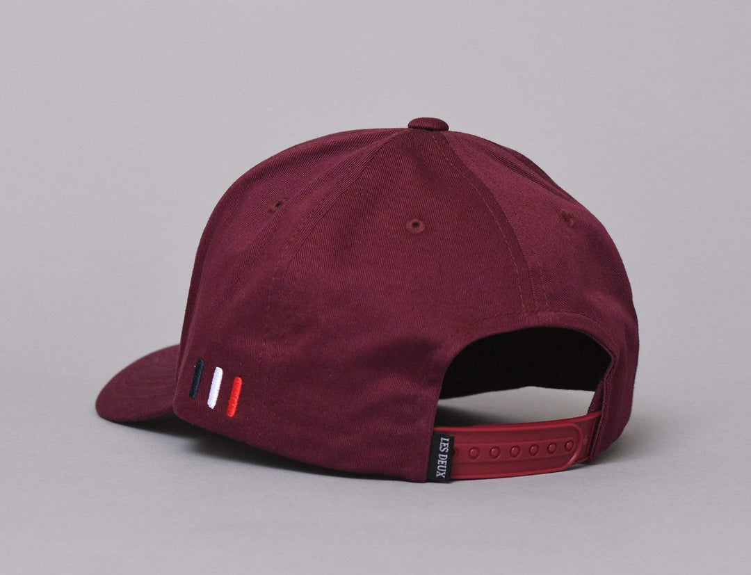 Cap Snapback Les Deux Encore Baseball Cap Burgundy Les Deux Snapback Cap / Red / One Size