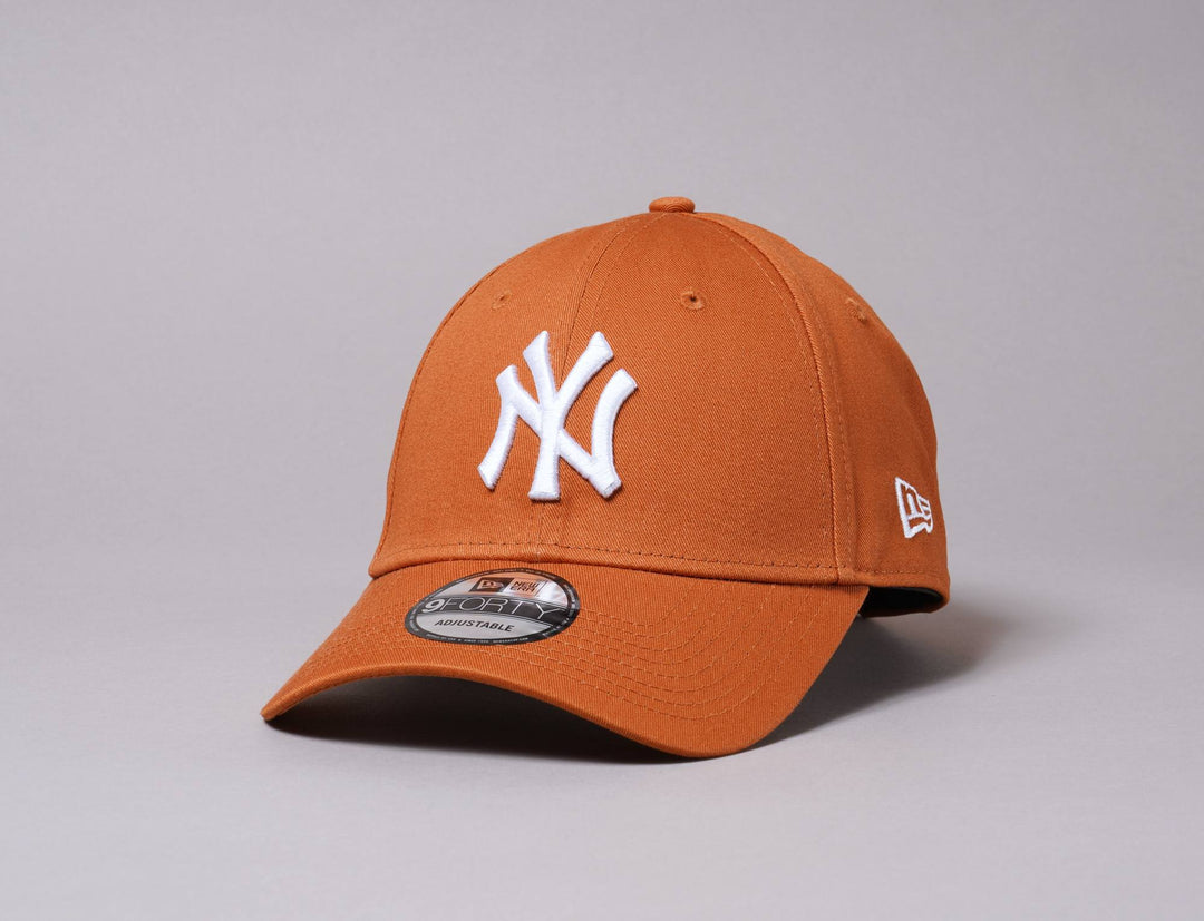 Cap Adjustable 9FORTY NY Yankees League Essential Toffee/White New Era 9FORTY / Brown / One Size (55-60 cm)