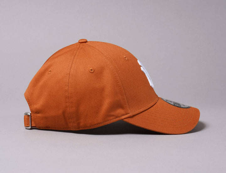 Cap Adjustable 9FORTY NY Yankees League Essential Toffee/White New Era 9FORTY / Brown / One Size (55-60 cm)