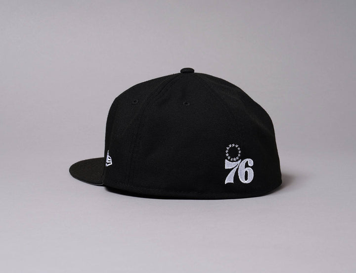 Cap Fitted 59FIFTY NBA 21 Tip Off Philadelphia 76ers Black/White New Era