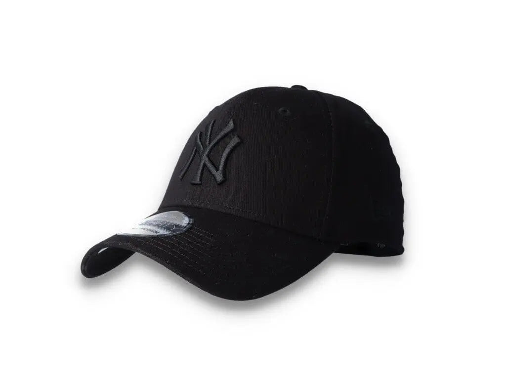 Cap Flexfit Cap Black on Black NY Yankees 39Thirty New Era