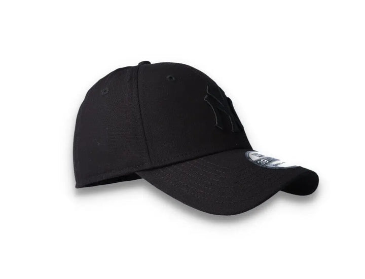 Cap Flexfit Cap Black on Black NY Yankees 39Thirty New Era