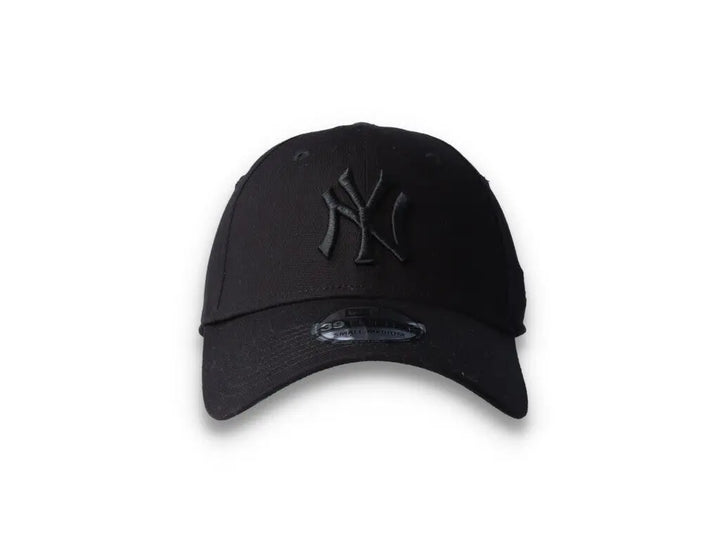 Cap Flexfit Cap Black on Black NY Yankees 39Thirty New Era