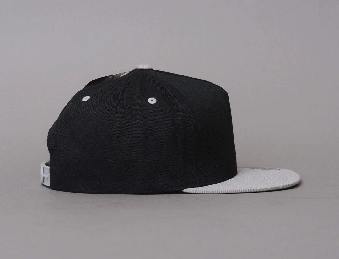 Cap Snapback Yupoong Classic 5-Panel Snapback 6007T Black/silver Yupoong Snapback Cap / Black / One Size