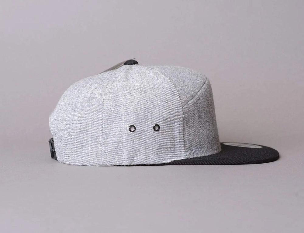 Cap Snapback Yupoong 6-Panel 8008M, Heather Grey/Black Yupoong Snapback Cap / Grey / One Size