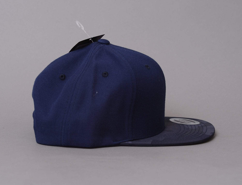 Cap Snapback Yupoong Snapback Camo Visor 6089CV Navy Yupoong Snapback Cap / Blue / One Size