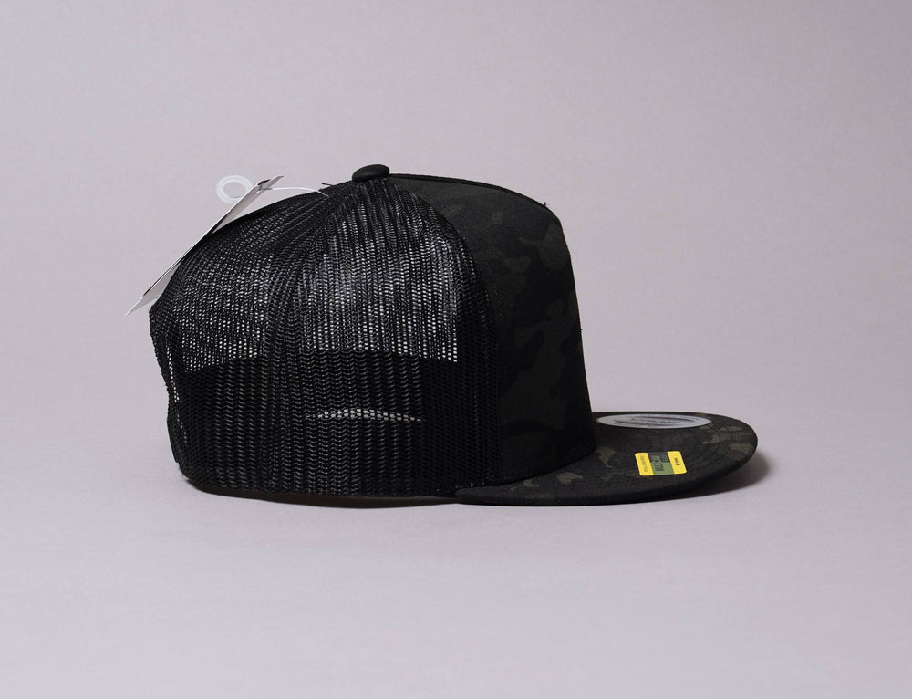 Cap Trucker Trucker Cap Multicam Black 6006MC Yupoong Trucker Cap / Camo / One Size